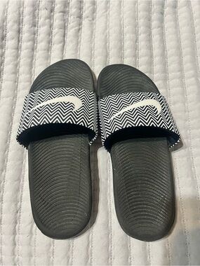 Nike slides